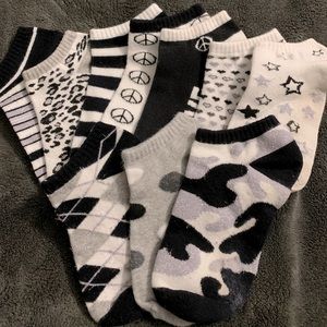 Set of 10 mismatched socks